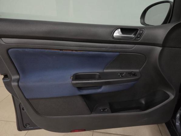 Volkswagen Golf V с пробегом 2007 года, цена 540 000 рублей, 284519 км, хэтчбек, Автокод Объявления
