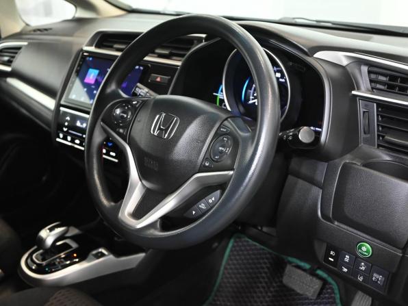 Honda Fit III Рестайлинг с пробегом 2018 года, цена 1 350 000 рублей, 131368 км, хэтчбек, Автокод Объявления