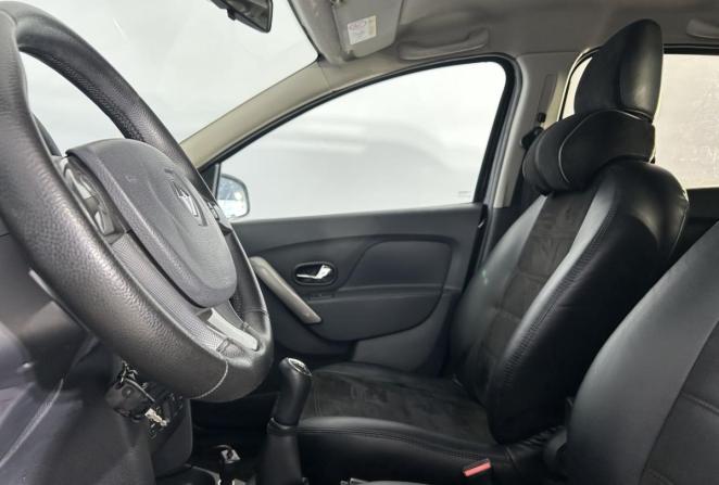 Renault Sandero II с пробегом 2015 года, цена 870 000 рублей, 121741 км, хэтчбек, Автокод Объявления
