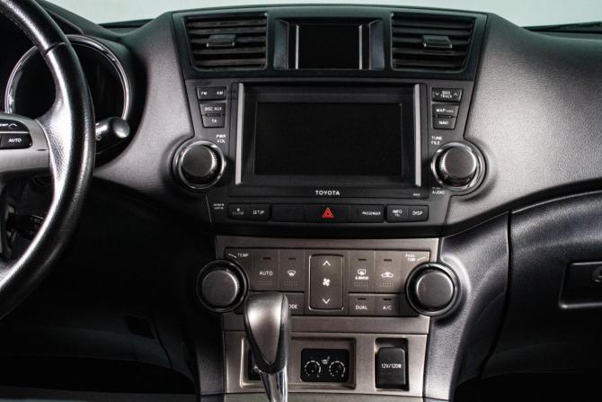 Toyota Highlander II (XU40) Рестайлинг с пробегом 2012 года, цена 2 259 000 рублей, 282000 км, внедорожник, Автокод Объявления