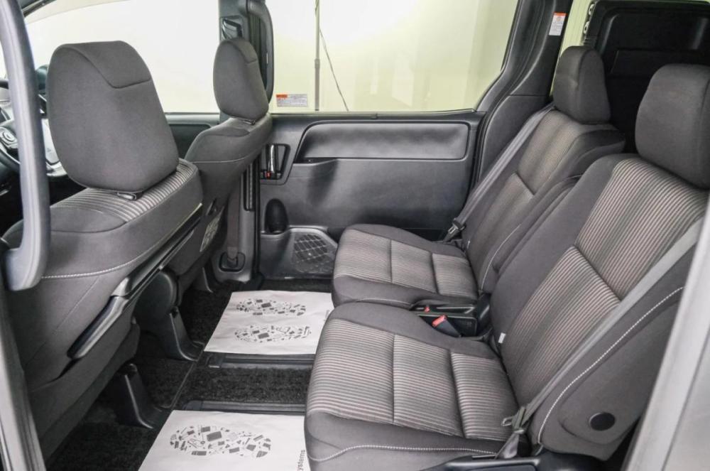 Toyota Voxy III (R80) Рестайлинг Красноярск  - изображение 21
