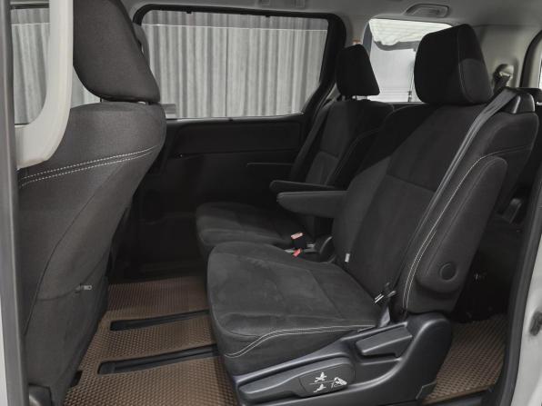 Toyota Esquire I с пробегом 2015 года, цена 1 849 000 рублей, 157000 км, минивэн, Автокод Объявления