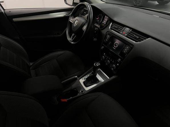 Skoda Octavia III (A7) Рестайлинг с пробегом 2020 года, цена 1 990 000 рублей, 65000 км, лифтбек, Автокод Объявления