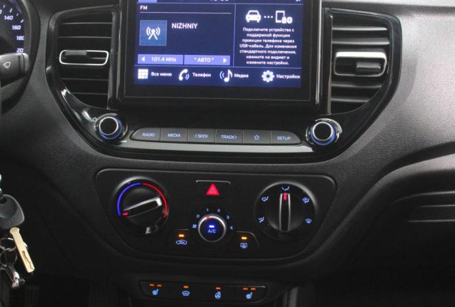 Hyundai Solaris II Рестайлинг с пробегом 2021 года, цена 1 600 000 рублей, 98409 км, седан, Автокод Объявления