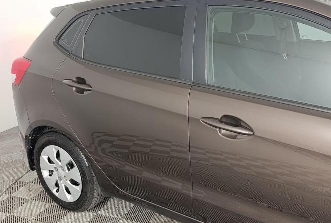 Kia Rio III Рестайлинг с пробегом 2016 года, цена 1 240 000 рублей, 106865 км, хэтчбек, Автокод Объявления