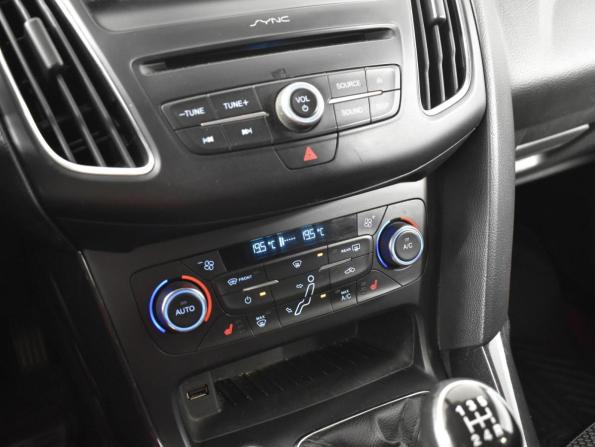 Ford Focus III Рестайлинг с пробегом 2018 года, цена 1 359 900 рублей, 74753 км, универсал, Автокод Объявления