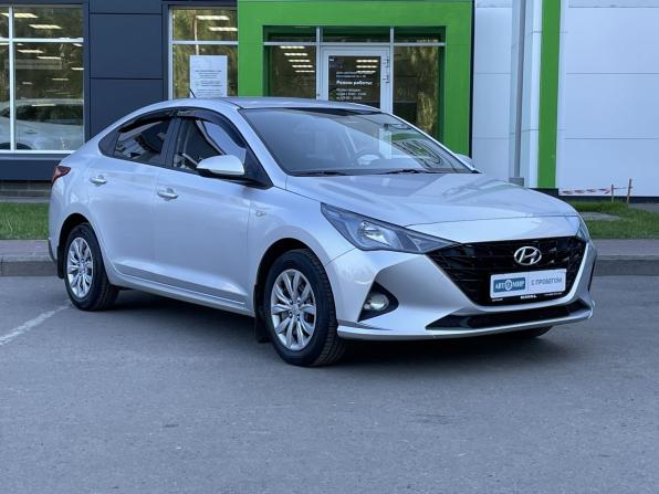 Hyundai Solaris II Рестайлинг с пробегом 2021 года, цена 1 699 000 рублей, 61364 км, седан, Автокод Объявления