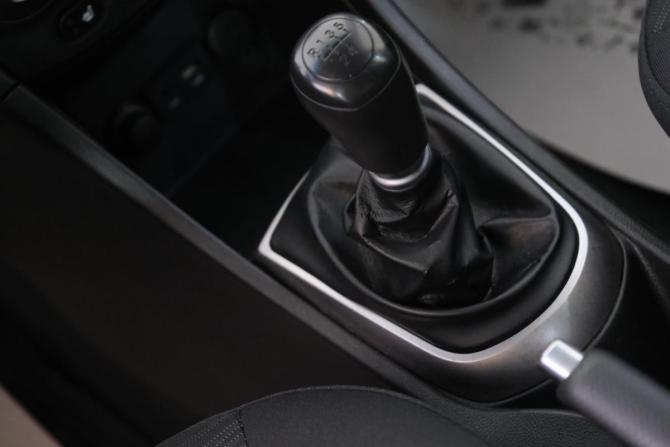 Hyundai Solaris I Рестайлинг с пробегом 2015 года, цена 999 000 рублей, 115000 км, хэтчбек, Автокод Объявления