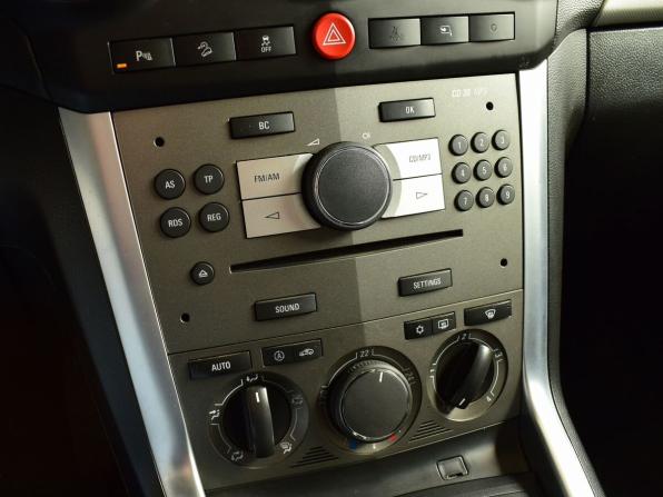 Opel Antara I Рестайлинг с пробегом 2012 года, цена 1 059 999 рублей, 185501 км, внедорожник, Автокод Объявления
