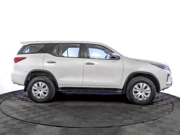 Toyota Fortuner II Рестайлинг с пробегом 2022 года, цена 4 750 000 рублей, 23478 км, внедорожник, Автокод Объявления