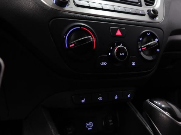 Hyundai Solaris II с пробегом 2019 года, цена 1 350 000 рублей, 106665 км, седан, Автокод Объявления