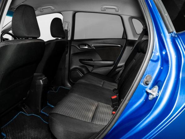 Honda Fit III Рестайлинг с пробегом 2018 года, цена 925 000 рублей, 190482 км, хэтчбек, Автокод Объявления