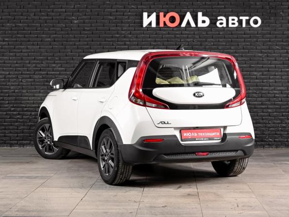 Kia Soul III с пробегом 2021 года, цена 2 320 000 рублей, 35093 км, хэтчбек, Автокод Объявления