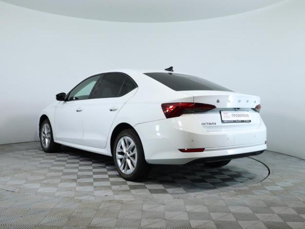 Skoda Octavia IV (A8) с пробегом 2022 года, цена 1 999 990 рублей, 79701 км, лифтбек, Автокод Объявления