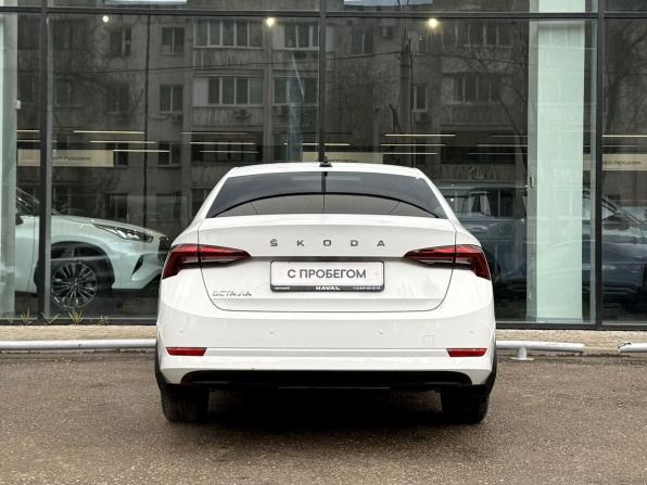 Skoda Octavia IV (A8) с пробегом 2021 года, цена 2 370 000 рублей, 45446 км, лифтбек, Автокод Объявления