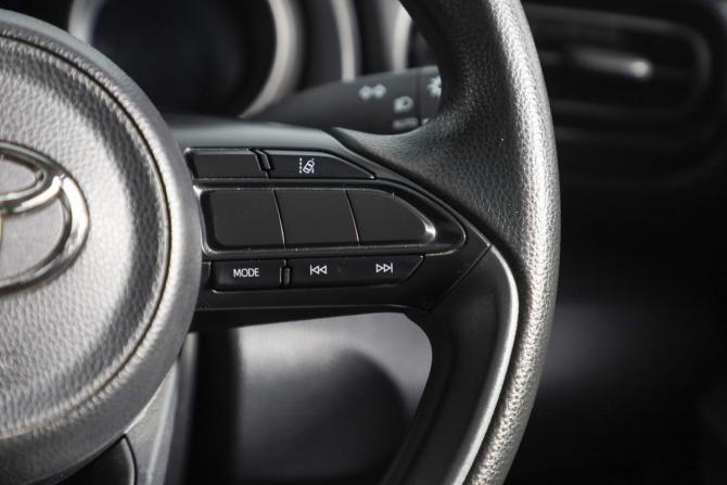 Toyota Yaris IV с пробегом 2020 года, цена 1 199 000 рублей, 105200 км, хэтчбек, Автокод Объявления
