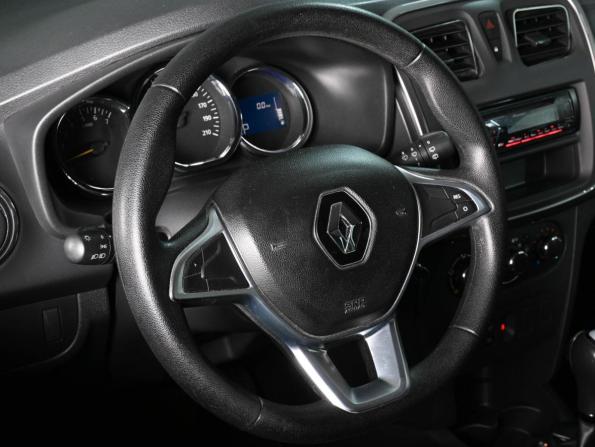 Renault Sandero II с пробегом 2018 года, цена 939 000 рублей, 161012 км, хэтчбек, Автокод Объявления