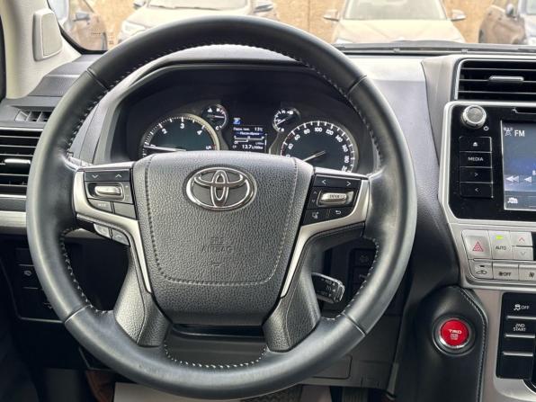 Toyota Land Cruiser Prado 150 Series Рестайлинг 2 с пробегом 2019 года, цена 5 980 000 рублей, 79867 км, внедорожник, Автокод Объявления