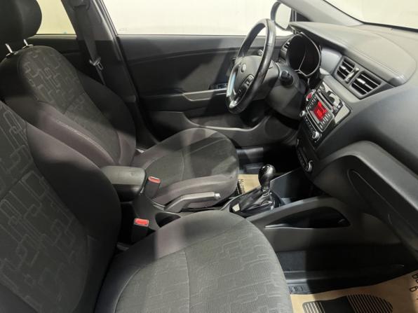 Kia Rio III Рестайлинг с пробегом 2015 года, цена 1 102 000 рублей, 68137 км, хэтчбек, Автокод Объявления