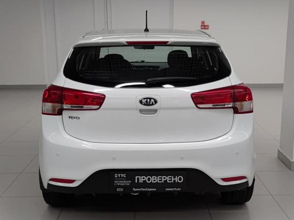 Kia Rio III Рестайлинг с пробегом 2016 года, цена 1 010 000 рублей, 129751 км, хэтчбек, Автокод Объявления