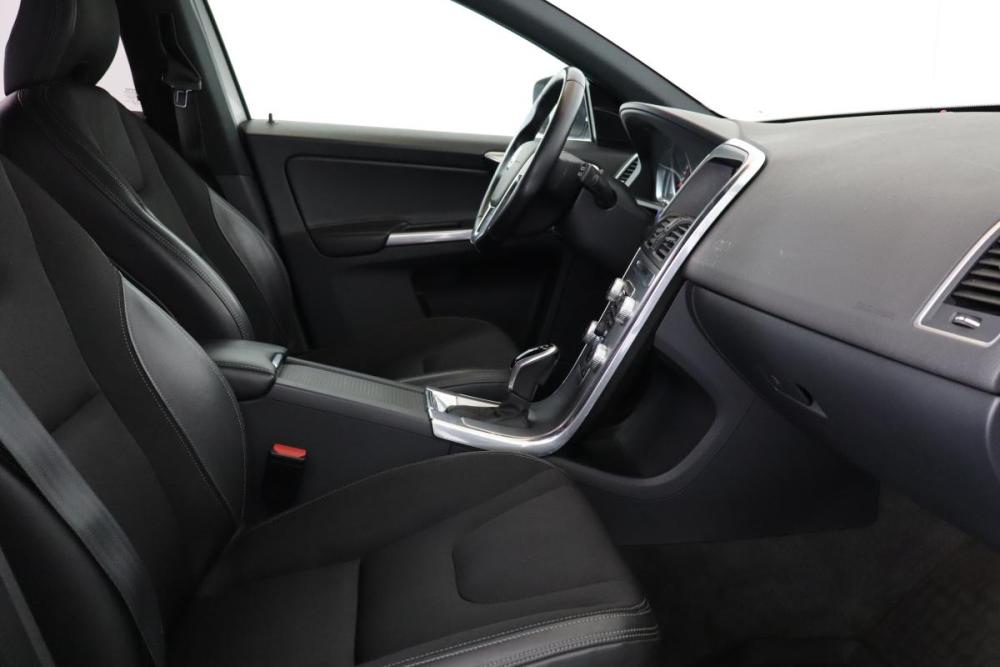 Volvo XC60 I Рестайлинг Санкт-Петербург  - изображение 11