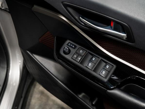 Toyota C-HR I с пробегом 2019 года, цена 1 780 000 рублей, 55846 км, внедорожник, Автокод Объявления