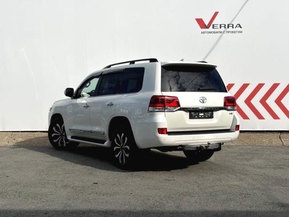 Toyota Land Cruiser 200 Series Рестайлинг 2 с пробегом 2018 года, цена 6 400 000 рублей, 242022 км, внедорожник, Автокод Объявления