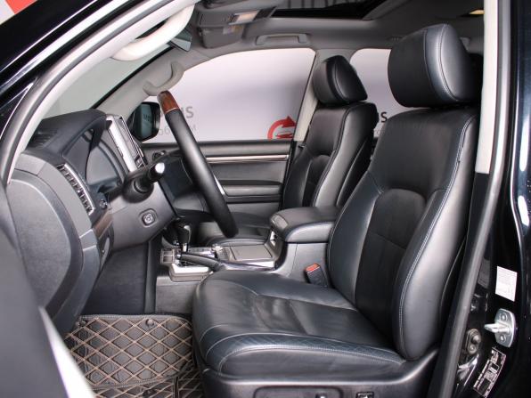 Toyota Land Cruiser 200 Series Рестайлинг 2 с пробегом 2016 года, цена 5 890 000 рублей, 175000 км, внедорожник, Автокод Объявления