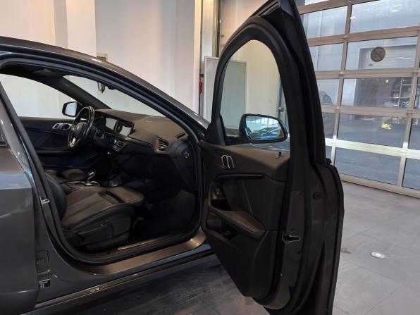 BMW 1 серии III (F40) с пробегом 2019 года, цена 2 420 000 рублей, 98719 км, хэтчбек, Автокод Объявления