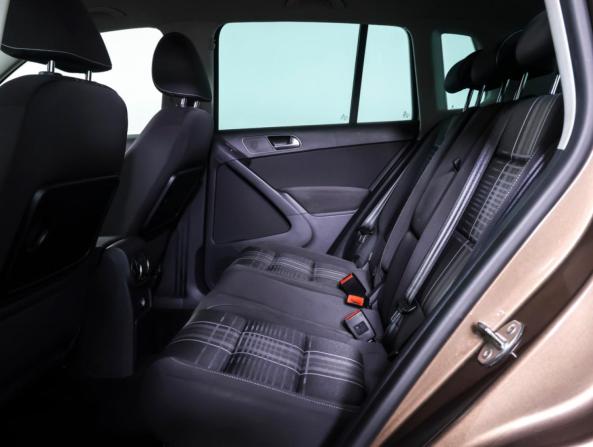 Volkswagen Tiguan I Рестайлинг с пробегом 2015 года, цена 1 288 000 рублей, 142500 км, внедорожник, Автокод Объявления