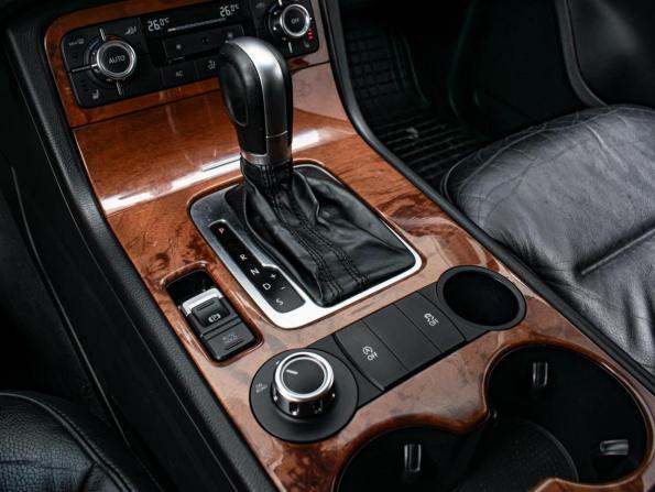Volkswagen Touareg II с пробегом 2010 года, цена 1 850 000 рублей, 269367 км, внедорожник, Автокод Объявления