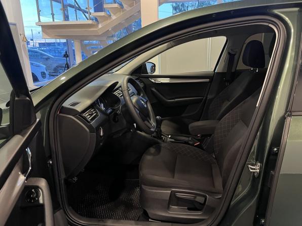 Skoda Octavia III (A7) Рестайлинг с пробегом 2019 года, цена 1 671 000 рублей, 142935 км, лифтбек, Автокод Объявления