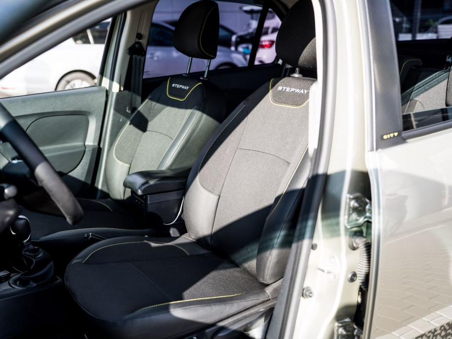Renault Logan II Рестайлинг Ростов-на-Дону  - изображение 19