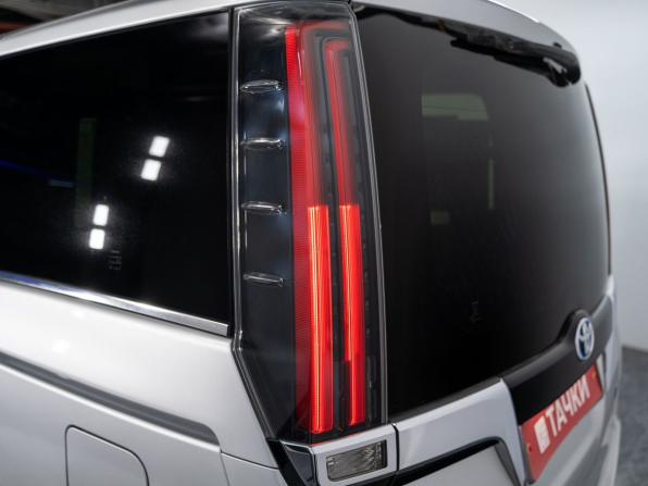 Toyota Esquire I Рестайлинг с пробегом 2018 года, цена 1 850 000 рублей, 201286 км, минивэн, Автокод Объявления