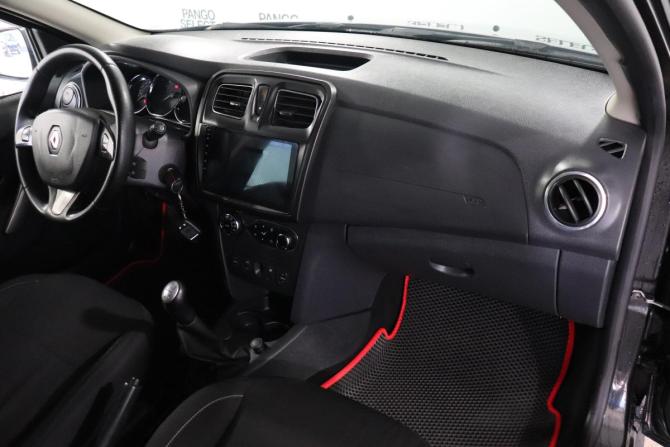 Renault Sandero II с пробегом 2015 года, цена 721 000 рублей, 203308 км, хэтчбек, Автокод Объявления