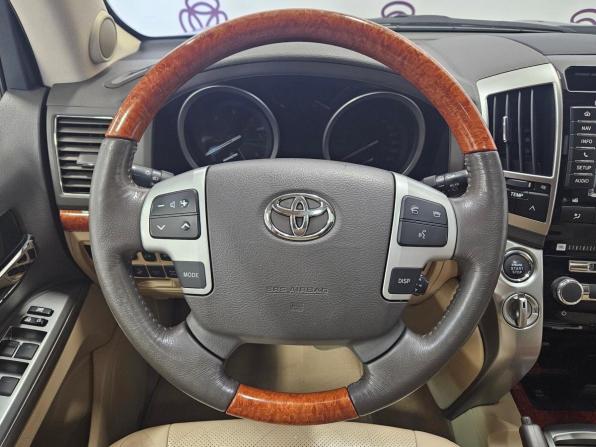 Toyota Land Cruiser 200 Series Рестайлинг 1 с пробегом 2014 года, цена 3 655 000 рублей, 193018 км, внедорожник, Автокод Объявления