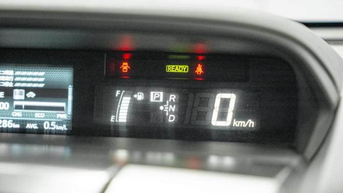 Toyota Prius Alpha I (ZVW40/41) Рестайлинг с пробегом 2018 года, цена 1 499 000 рублей, 173243 км, универсал, Автокод Объявления