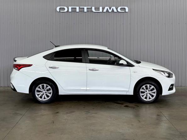 Hyundai Solaris II с пробегом 2018 года, цена 1 297 000 рублей, 136195 км, седан, Автокод Объявления