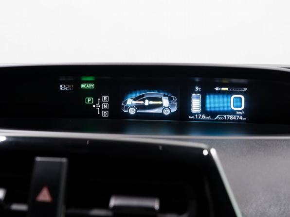 Toyota Prius IV (XW50) с пробегом 2016 года, цена 1 100 000 рублей, 178474 км, лифтбек, Автокод Объявления