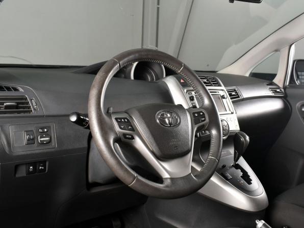 Toyota Verso I с пробегом 2012 года, цена 1 099 995 рублей, 262886 км, компактвэн, Автокод Объявления