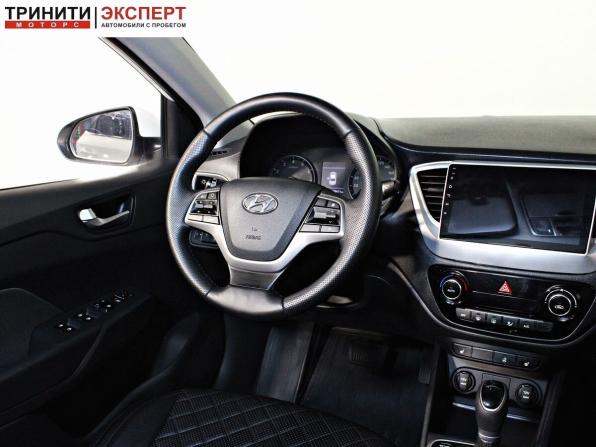 Hyundai Solaris II с пробегом 2018 года, цена 937 000 рублей, 278410 км, седан, Автокод Объявления