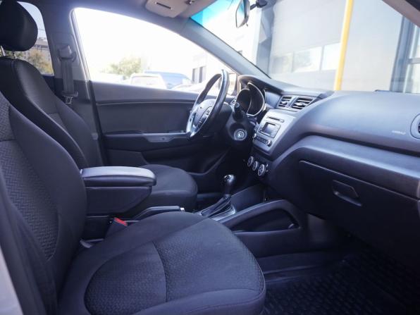 Kia Rio III Рестайлинг с пробегом 2016 года, цена 935 000 рублей, 156189 км, седан, Автокод Объявления