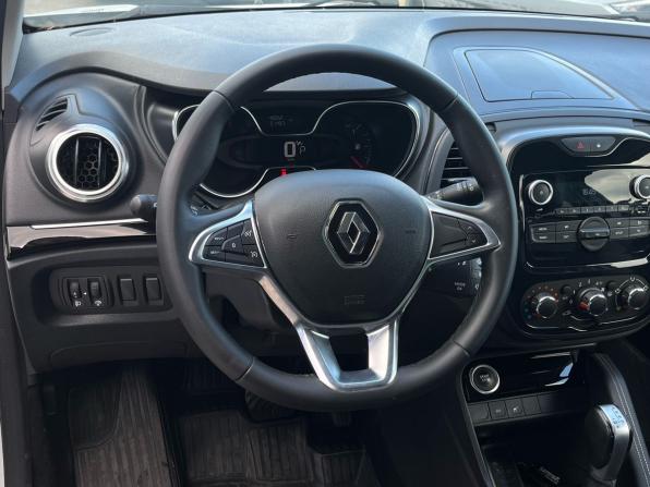 Renault Kaptur I Рестайлинг с пробегом 2021 года, цена 1 530 000 рублей, 46048 км, внедорожник, Автокод Объявления