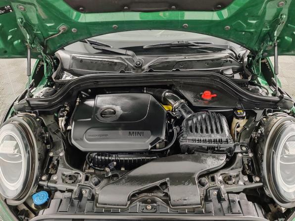 Mini Hatch III (F55/F56) Рестайлинг с пробегом 2021 года, цена 2 099 000 рублей, 99885 км, хэтчбек, Автокод Объявления