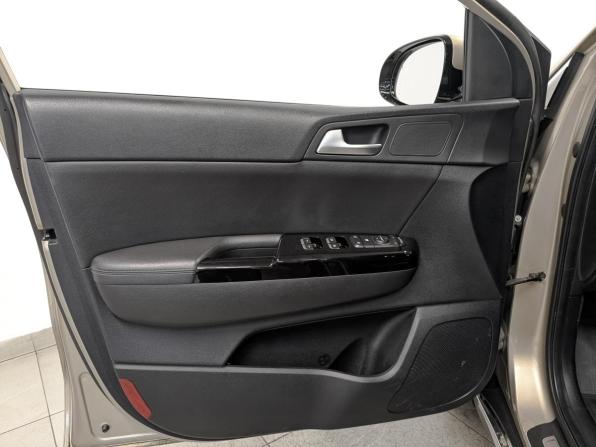 Kia Sportage IV Рестайлинг с пробегом 2020 года, цена 2 695 000 рублей, 58165 км, внедорожник, Автокод Объявления