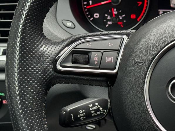 Audi Q3 I (8U) Рестайлинг с пробегом 2018 года, цена 2 599 000 рублей, 125462 км, внедорожник, Автокод Объявления