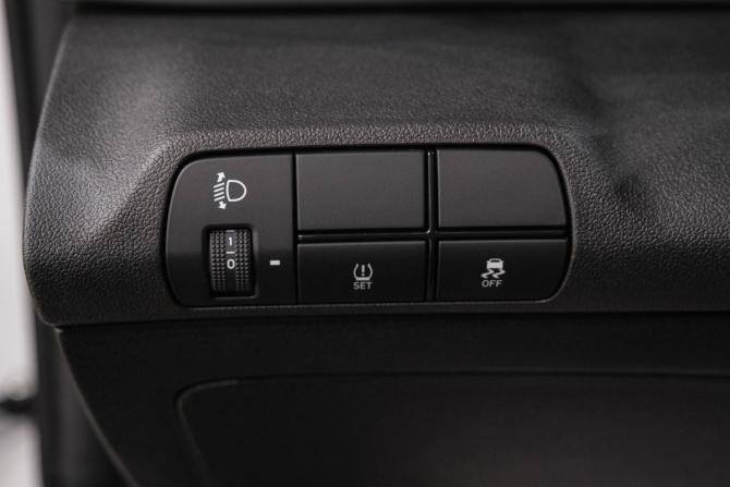 Hyundai Elantra VII (CN7) Рестайлинг с пробегом 2024 года, цена 2 569 000 рублей, 3500 км, седан, Автокод Объявления