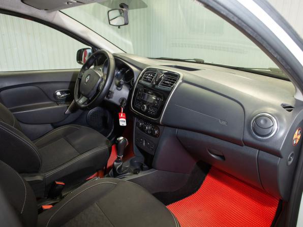 Renault Logan II с пробегом 2018 года, цена 730 000 рублей, 174779 км, седан, Автокод Объявления