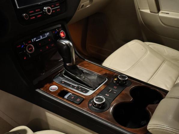 Volkswagen Touareg II с пробегом 2011 года, цена 2 440 500 рублей, 254000 км, внедорожник, Автокод Объявления