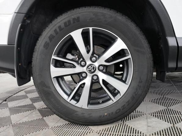 Toyota RAV4 IV (XA40) Рестайлинг с пробегом 2017 года, цена 2 350 000 рублей, 166013 км, внедорожник, Автокод Объявления
